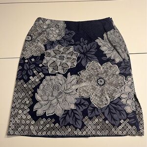 Talbots size 6 natural fibers silk cotton blue gray floral skirt